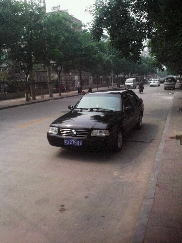 桑他納3000 車剛審了.9成新