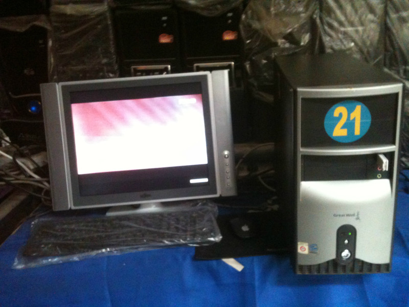 長城品牌電腦500元99新液晶屏出售