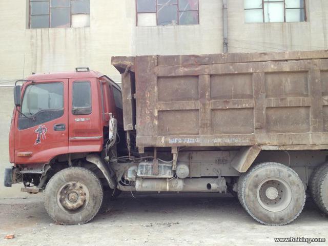 出售后八輪翻斗車(chē)