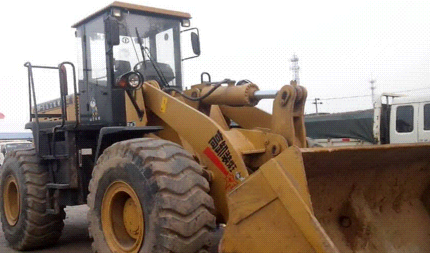 低價(jià)出售新鏟車(chē)