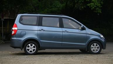 售五菱宏光商務(wù)車八千元