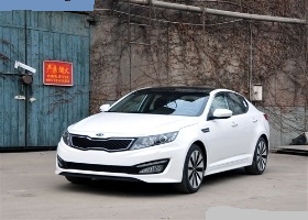轉(zhuǎn)去年?yáng)|風(fēng)起亞K5二手車