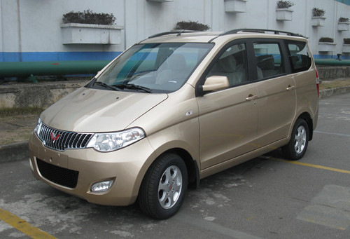 八千轉(zhuǎn)讓五菱宏光S 1.5L商務(wù)車