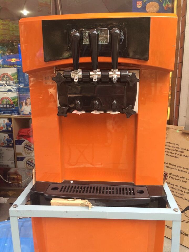 出售軟冰激凌機器