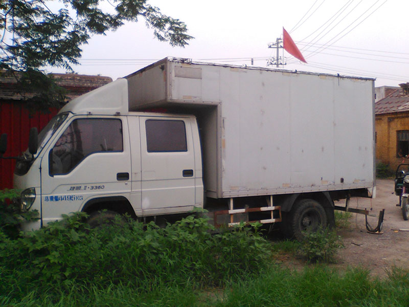 雙排集裝箱車行駛2萬(wàn)公里,門市到期忍痛轉(zhuǎn)讓