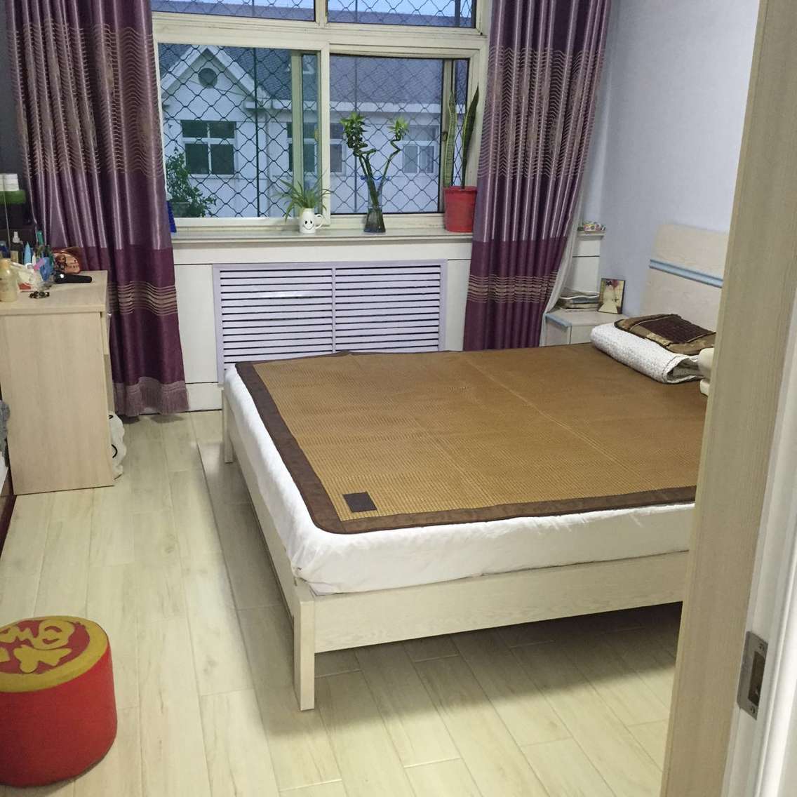 陽光小區(qū)出售房屋。
