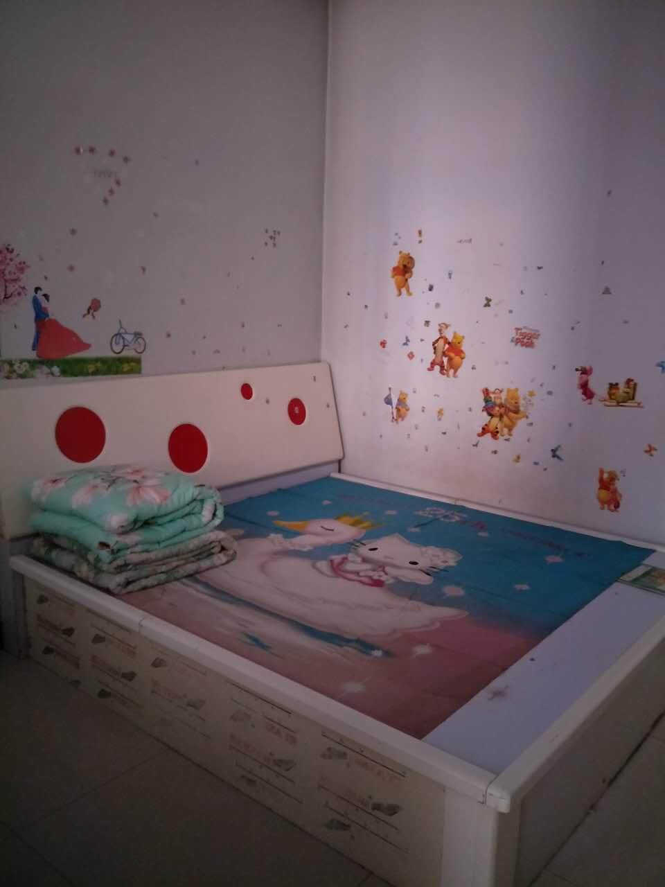 西嶺湖大藥房后二室一廳一衛(wèi)一廚出租