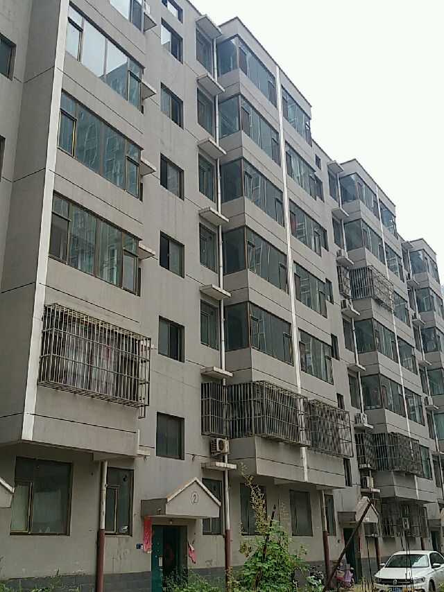 中興路建發(fā)大廈南眾友小區(qū)小產(chǎn)權(quán)3室1廳1衛(wèi)精裝修35萬甩賣