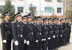 大量招聘保安和停車場管理員